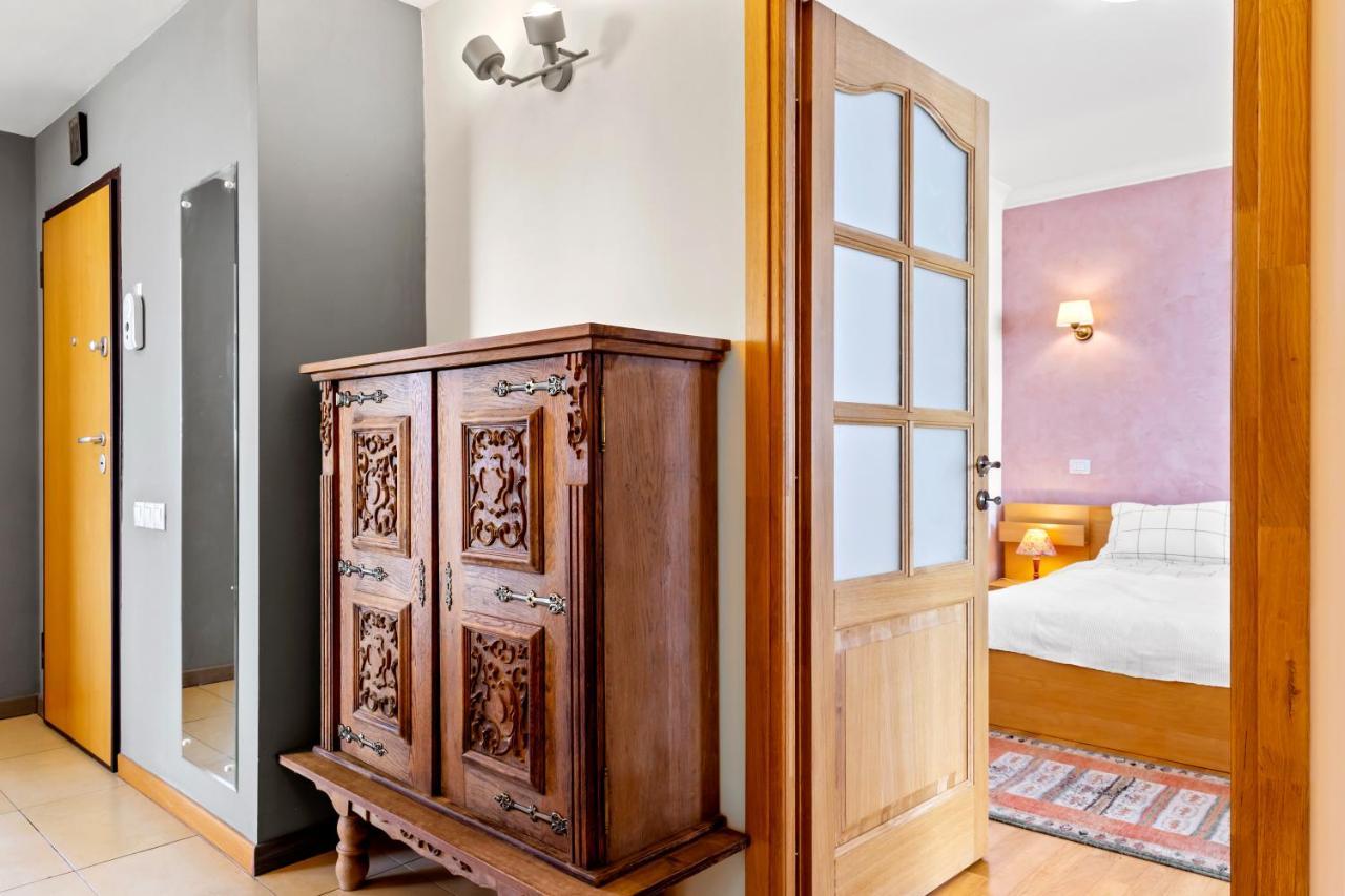 125 Sqm Family Friendly With Kids Room Bucharest Exterior photo